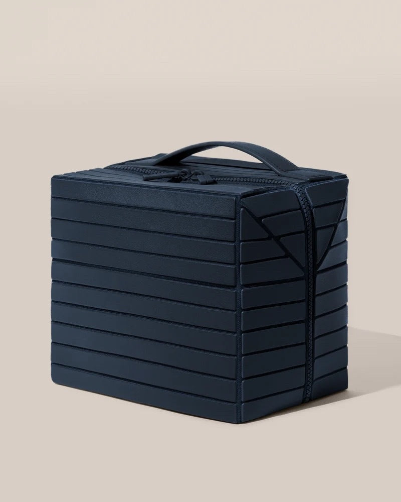 💄 Portable Cosmetic Bag 2025: Large Capacity Partitioned Skin Care Storage